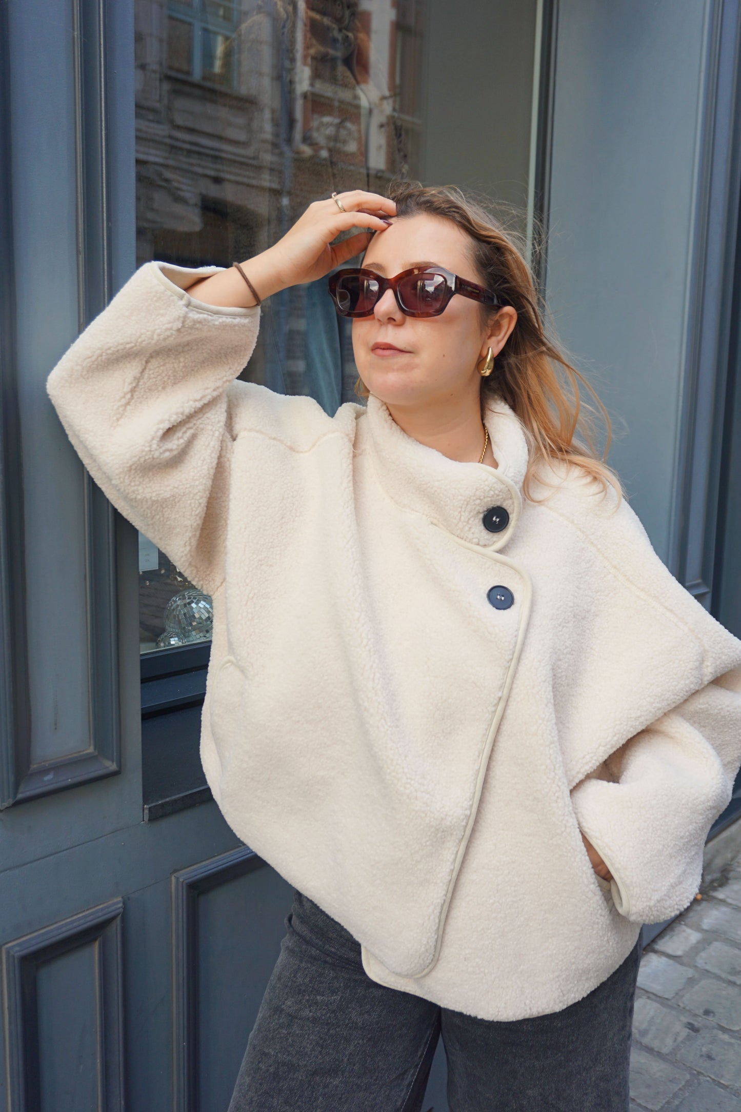 Manteau oversize moumoute blanche