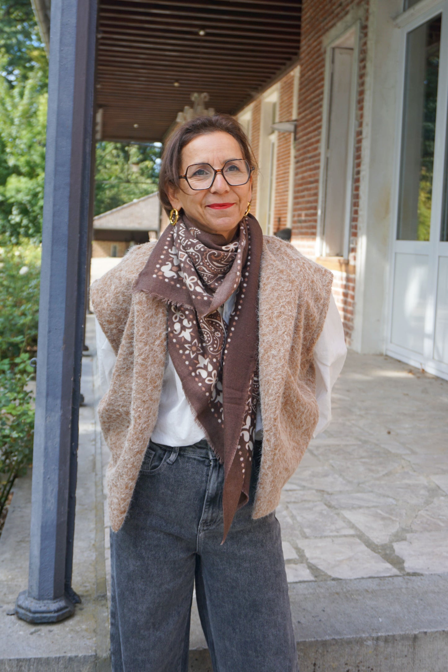 Veste sans manches en feutrine taupe