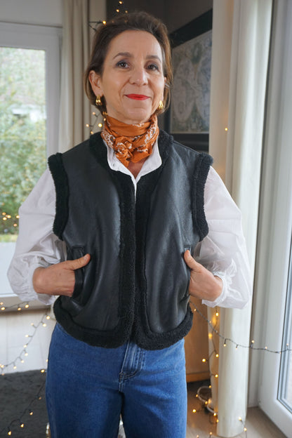 Veste sans manches similicuir moumoute noire