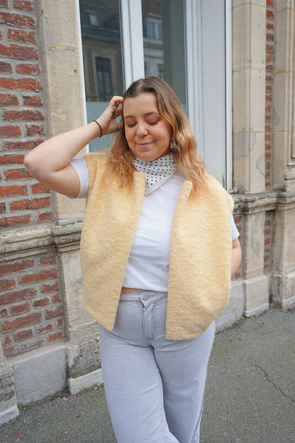Veste sans manches en feutrine jaune beurre